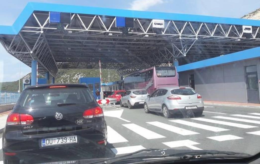 TURISTI IZ BIH BJEŽE DOMA Zbog novih mjera masovno napuštaju Jadran, stvorile se kolone na Doljanima