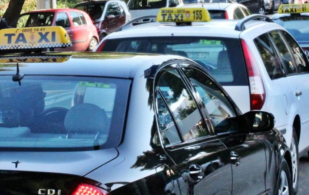 DIO  DUBROVAČKIH TAKSISTA: Najavljena prezentacija 'novog taksi sustava' je dokaz kako Vlahušić i Perić i dalje vrše pritiske, ne podržavamo protuzakonito nametanje!