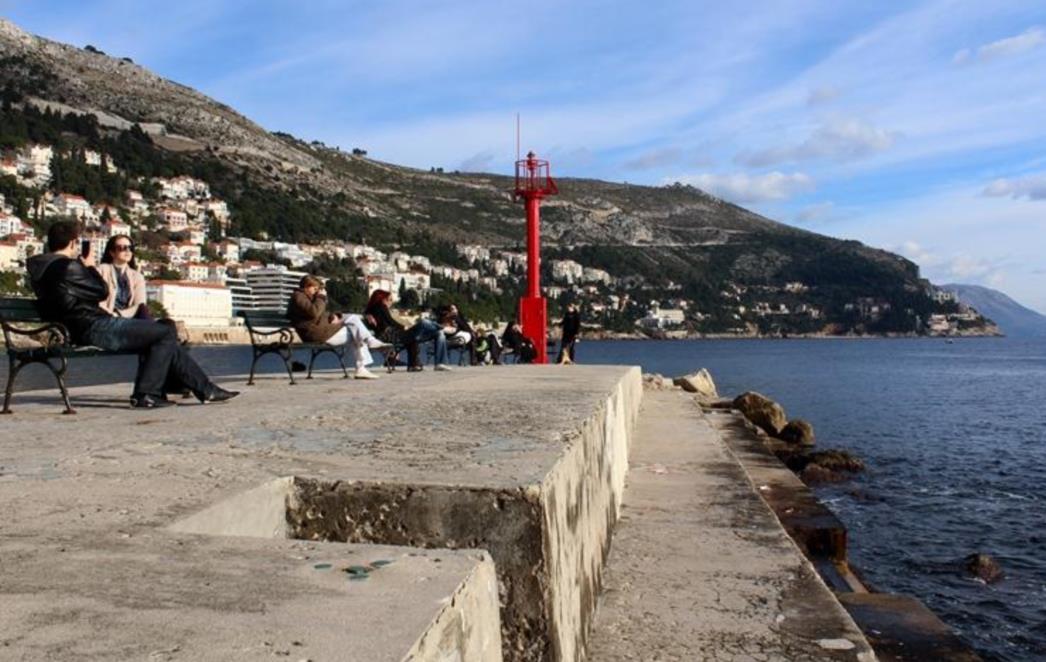 PRIČA O PORPORELI: Tamo na rivi čekat ću te mala, tamo na rivi kraj crvenog ferala...