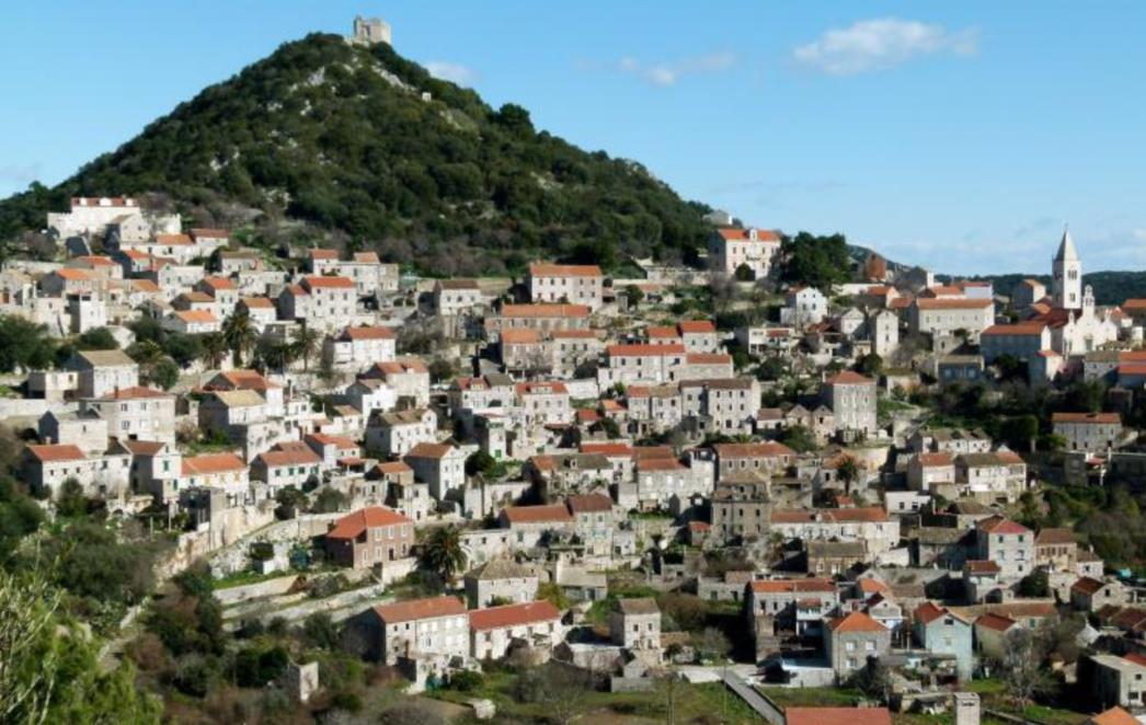 CRTICE IZ POVIJESTI: Otok Lastovo!