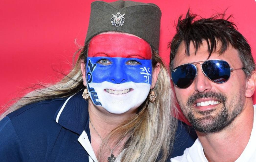 Hrvatski mediji kažu kako se Goran nije fotografirao s četnikušom, radi se o navijačici "prepunoj rekvizita"