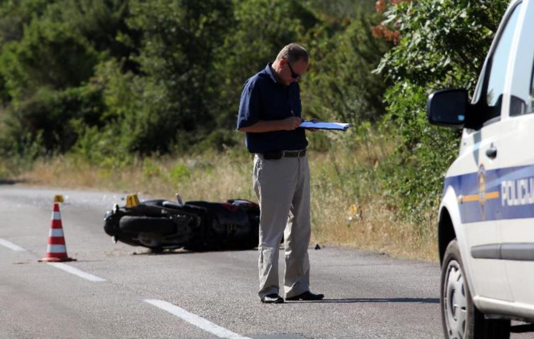 Dvije teške nesreće u Makarskoj: Poginuo vozač motocikla, suvozačica se bori za život