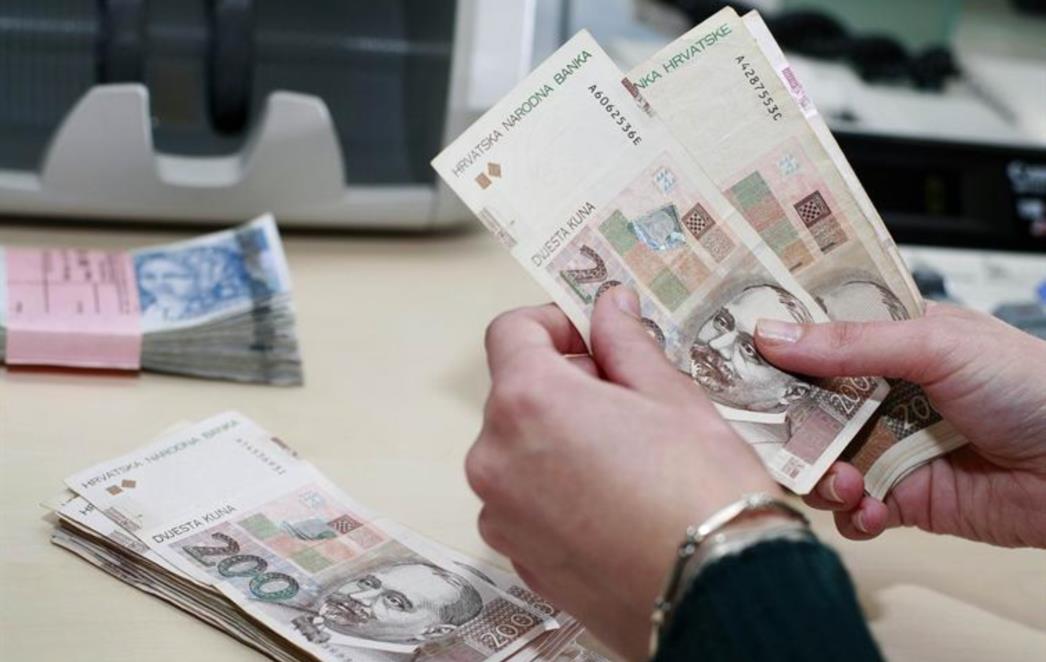 Gotovo 13 tisuća poslodavaca platilo doprinose na plaće 