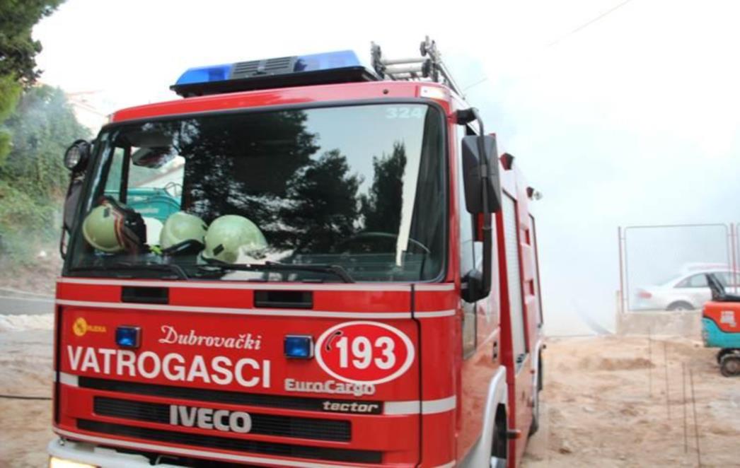 Zahvaljujući brzoj intervenciji vatrogasaca ugašen požar u Župi dubrovačkoj!