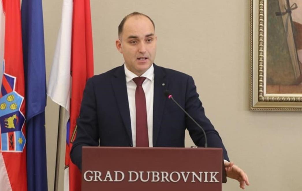 BAZEN U KOTORU Potrebica: 'Klima u Crnoj Gori se mijenja, probudila se velikosrpska politika'