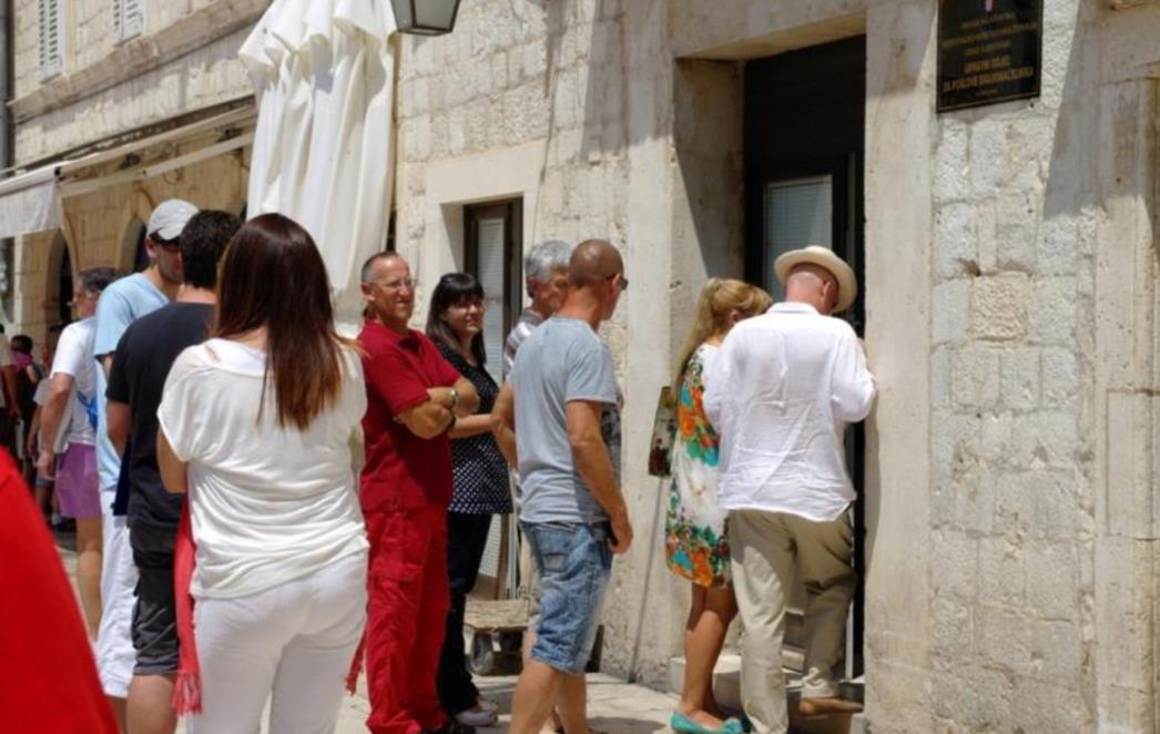 ORGANIZIRAN TIM OD DESETAK LJUDI: Evo koliko je Dubrovnik zaradio od legalizacije!