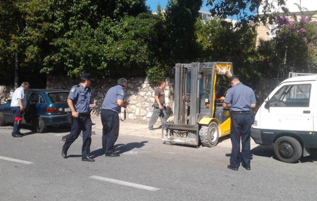 PROMETNA U NAZOROVOJ Sudarili se viličar i kombi Sokol Marić Securityja (FOTO)