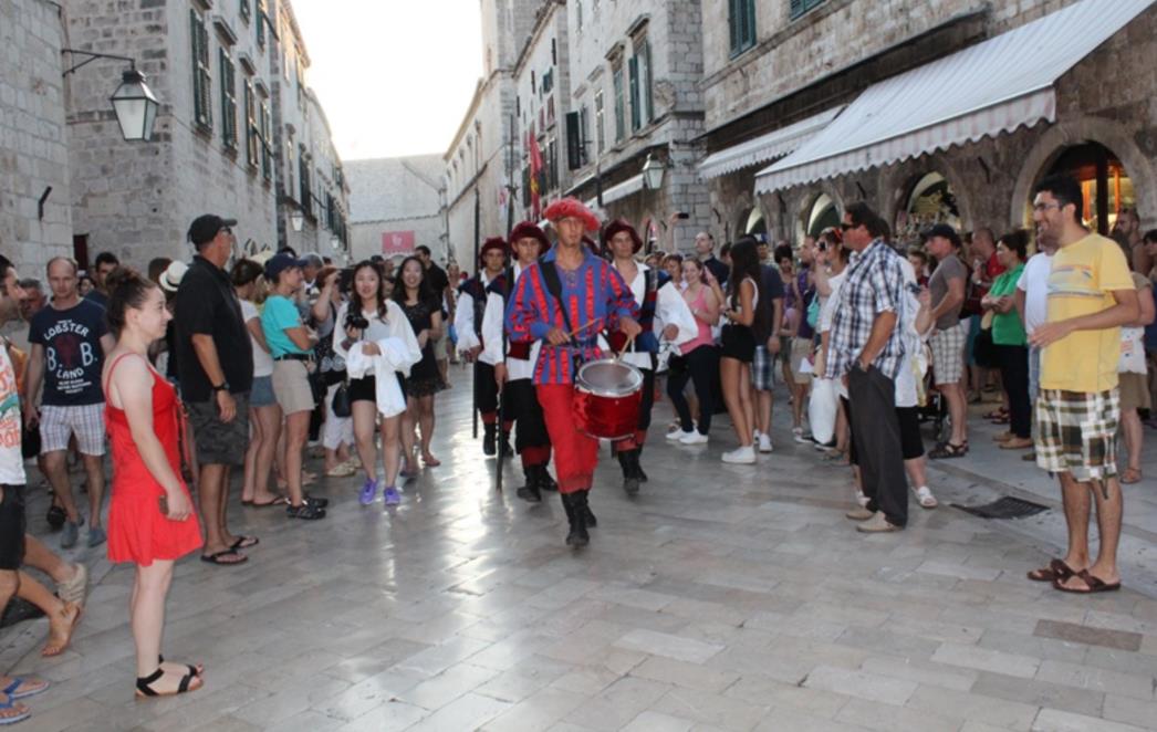   Gradska jezgra Dubrovnika je zapuštena, treba je relaksirati od prometa