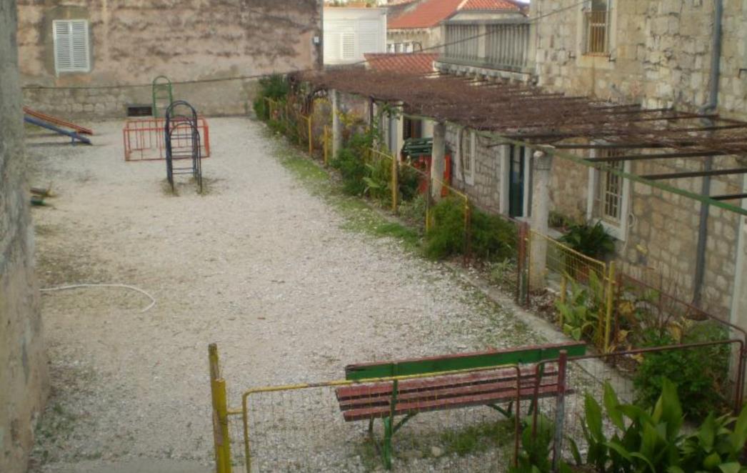 Humanitarni projekt Pampersa i DM-a za potporu vrtiću 'Pile' 