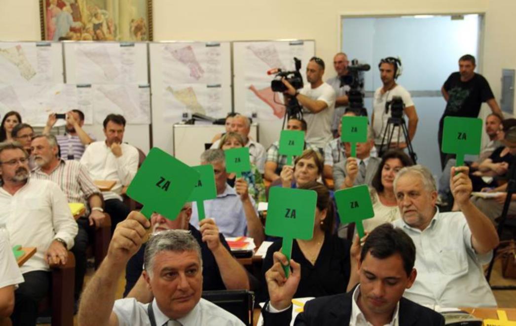 DUBROVAČKI DOGOVOR IDE DALJE: Sjednica Gradskog vijeća 28. rujna, nastavlja se sa smjenama direktora i ravnatelja?