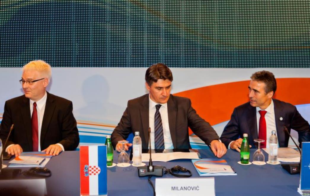   Premijer o Čačiću: Radim sebi štetu, ali tu sam da se izlažem