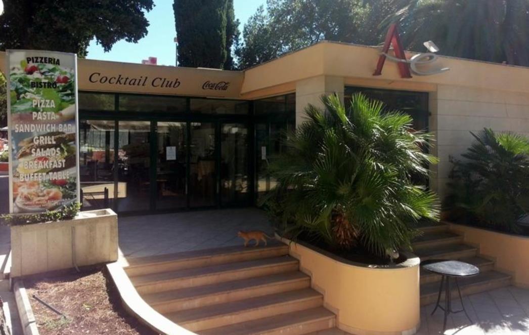 EVO IH OPET: Inspektori zatvorili caffe Ae u Uvali Lapad (FOTO)