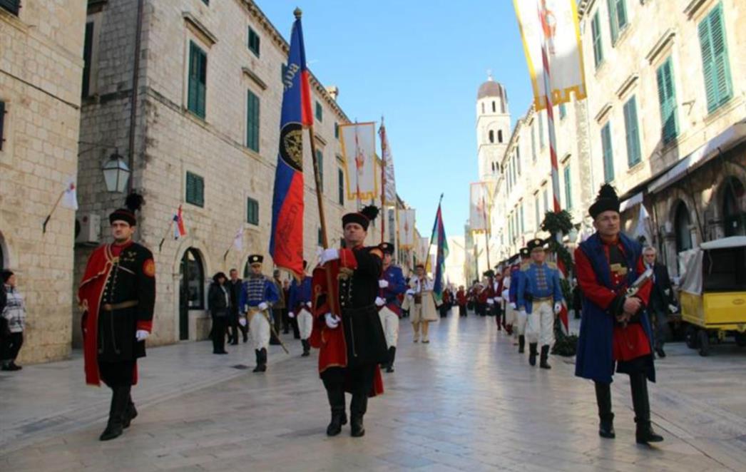Pogledajte današnju procesiju feste svetog Vlaha na Stradunu (VIDEO)