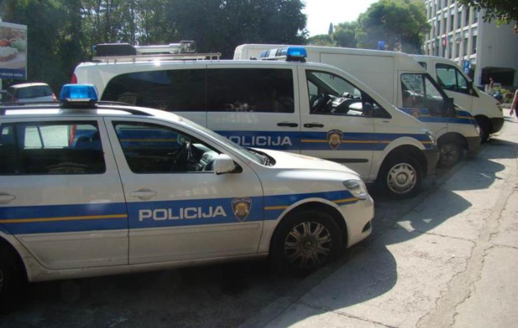 POLICIJA MOLI ZA POMOĆ: Neka se jave svjedoci, i vozač, jučerašnje prometne nesreće u Dubrovniku