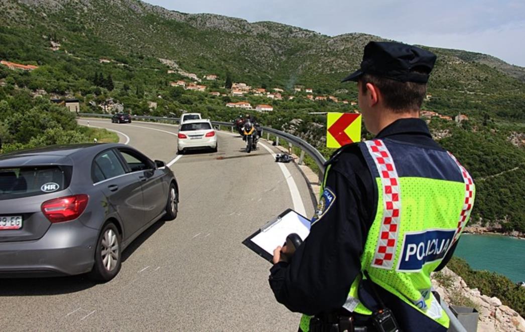POLICIJA POTVRDILA: U prometnoj nesreći ozlijeđena cijela obitelj