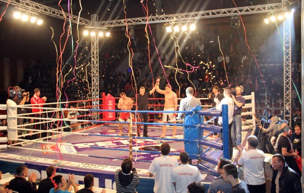 ZAVRŠENA NOĆ GLADIJATORA VIII: Delija ekspresno protiv Ukrajinca  (FOTOGALERIJA)