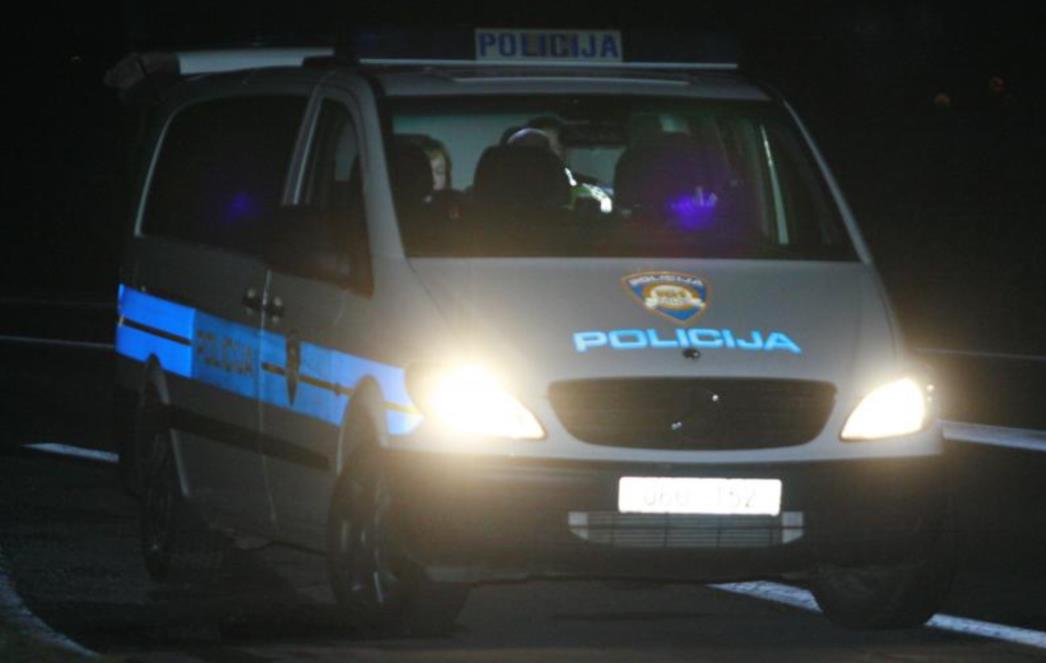 PROMETNA NESREĆA U ZATON DOLIMA: Smrtno stradao muškarac (46), automobilom udario u stup javne rasvjete