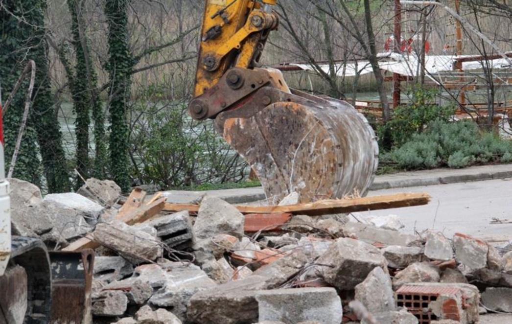 Na Dubrovačkom području započelo uklanjanje bespravno izgrađenih objekata: Prvi na redu Komolac! (FOTOGALERIJA)