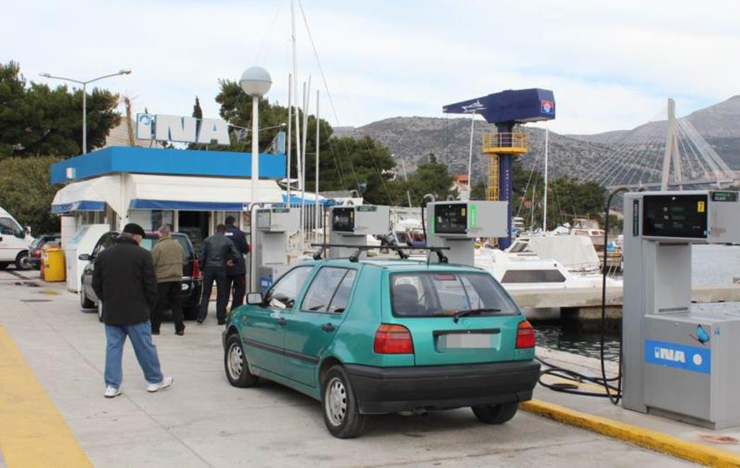 Trojac pljačkao po Dubrovniku: Provalili i otuđili televizor, cigarete, novac i mobitel