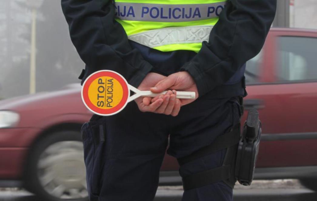 BRAVO ZA GRANIČNU KONTROLU METKOVIĆ Otkrili ukradeni Passat iz Nizozemske!
