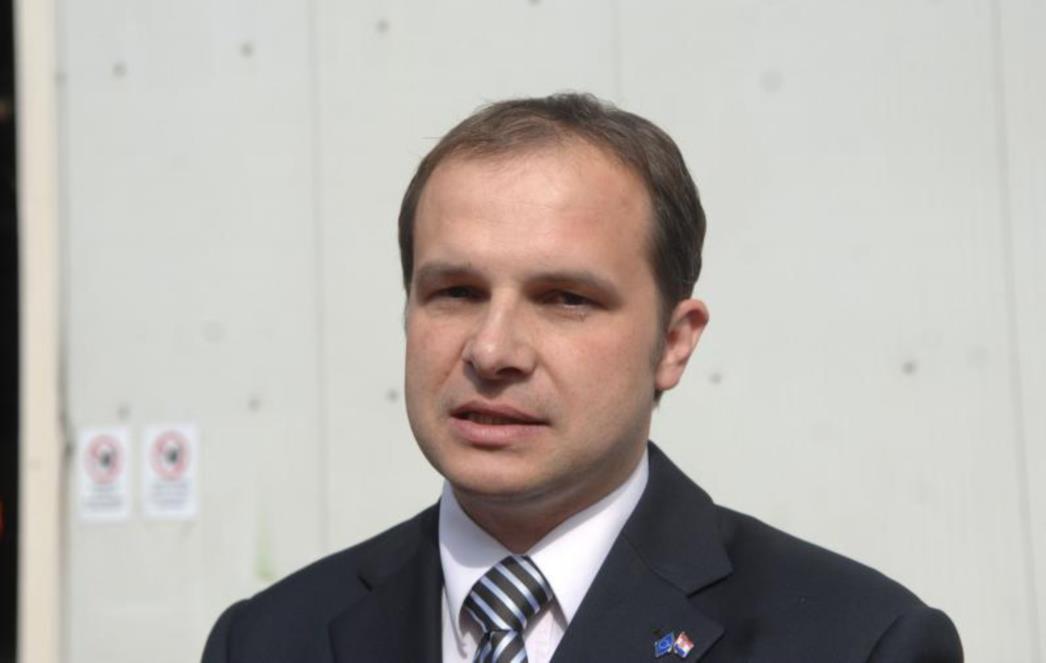 Ministar Dončić ne odustaje: Trajekti će skratiti put do Dubrovnika za dva sata