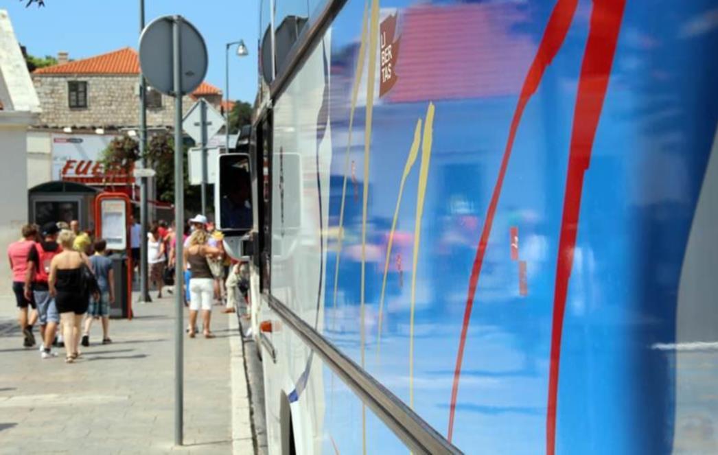 MSC zakasnio sa uplovljavanjem, u Dubrovniku kaos