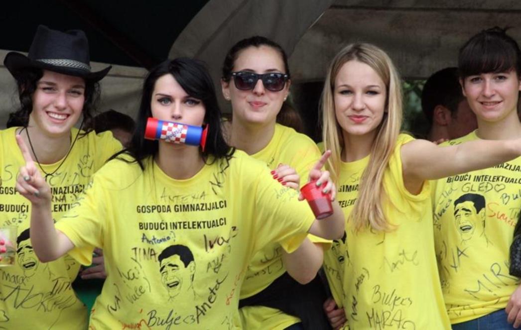 ZADNJI DAN ŠKOLE: Dubrovački gimnazijalci pripremili zabavu za pamćenje (FOTOGALERIJA)