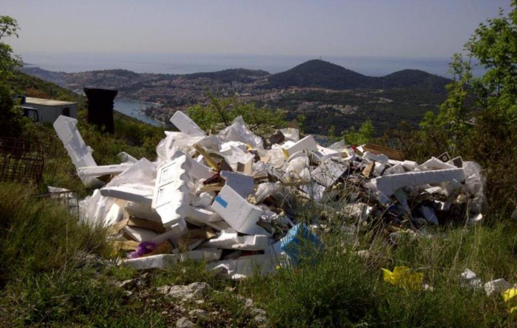 OTVORENI EKO APEL: Novo ilegalno odlagalište ispod Pobrežja u blizini Lozice (FOTO)