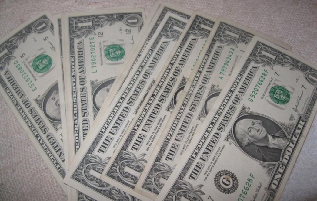 JE  LI  TRENUTAK  ZA  KUPNJU  AMERIČKOG  DOLARA?  Nitko  ne  garantira  da  će   valuta   SAD-a   sa  sadašnje   razine   značajnije   ojačati