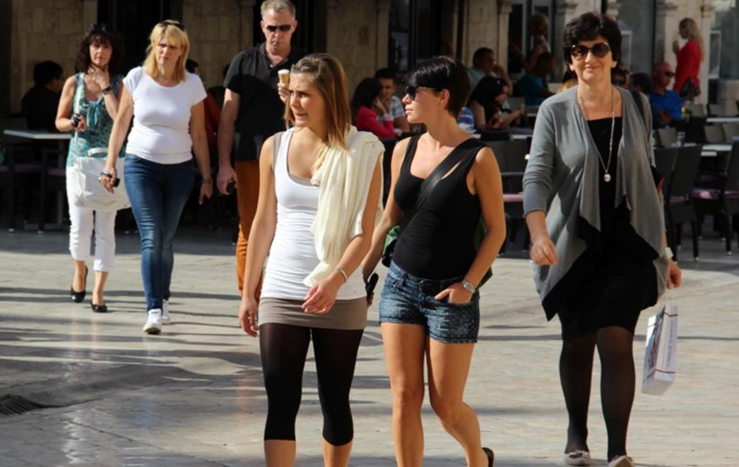 DUBROVNIK: Tko sve uživa u šetnji Stradunom?   (FOTO)