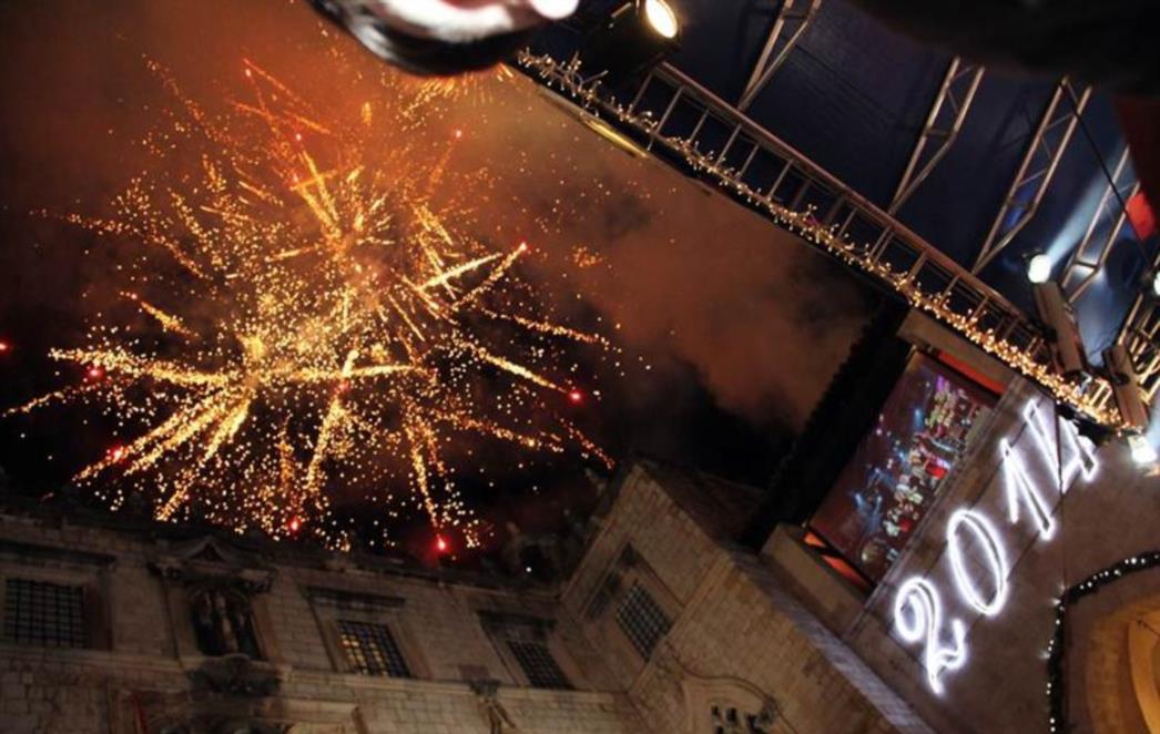 ČIME SE TO NAŠA TURISTIČKA ZAJEDNICA HVALI!? U Dubrovniku za doček tek 4500 gostiju!