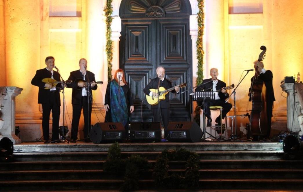 Klapa Ragusa s vjernim dubrovačkim pukom proslavila 40ti rođendan (FOTO)