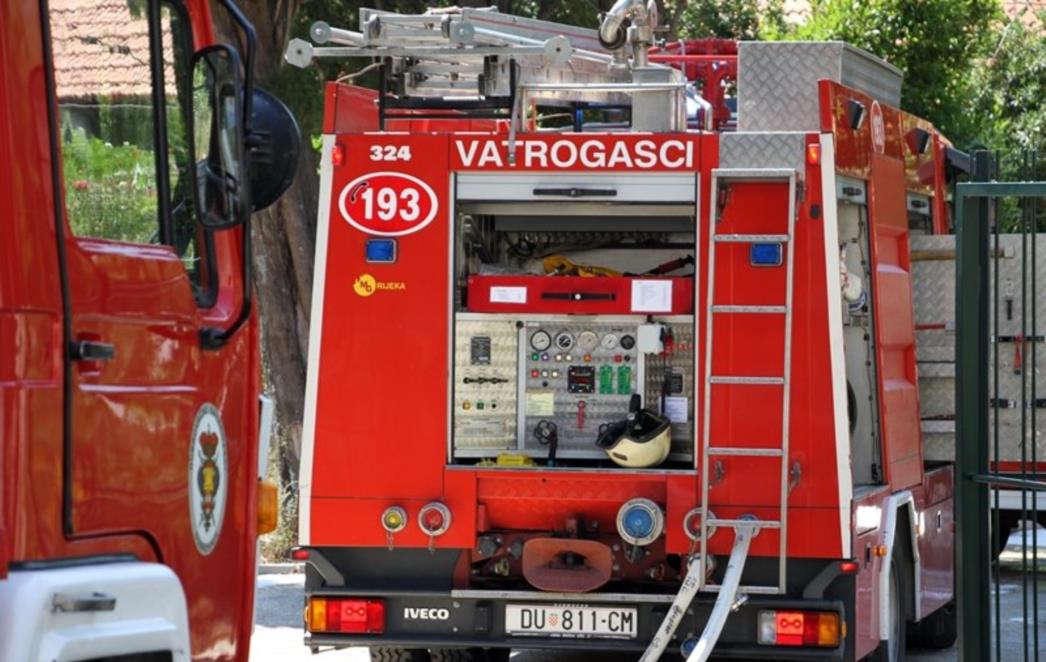 GORIO DIMNJAK U METKOVIĆU Vatrogasci brzo reagirali