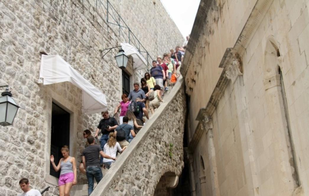 ZARAZILI SE U HRVATSKOJ Češki turisti uživali kod nas pa doma donijeli koronu