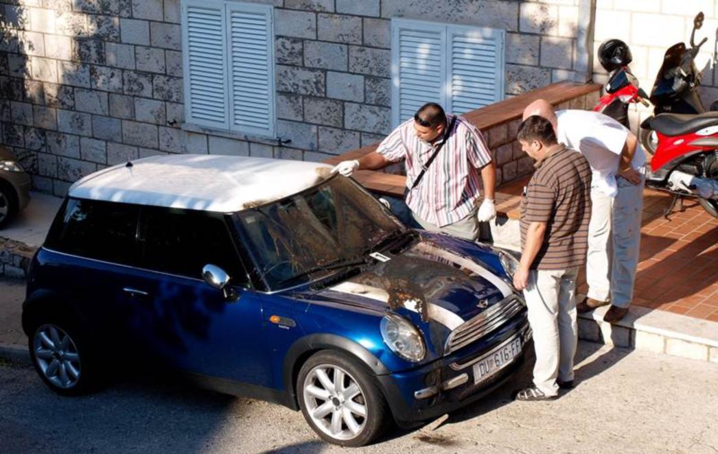 Nakon tučnjave ispred Karingtonke, djevojci B. W. zapaljen automobil!