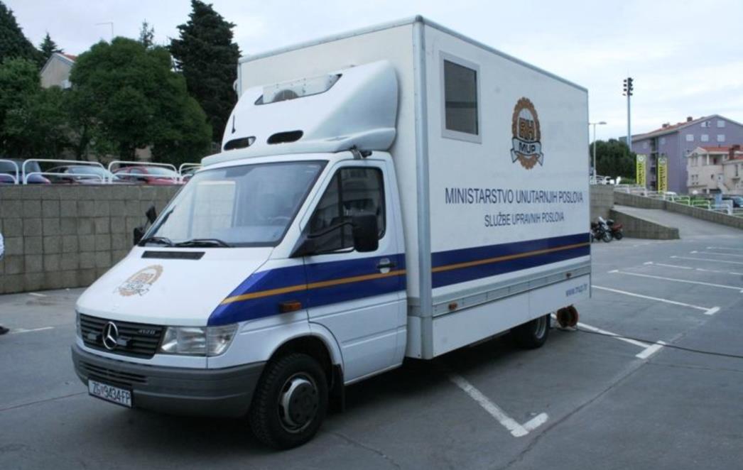 Mobilni šalter za upravne  poslove u Blatu, Vela Luci i Orebiću