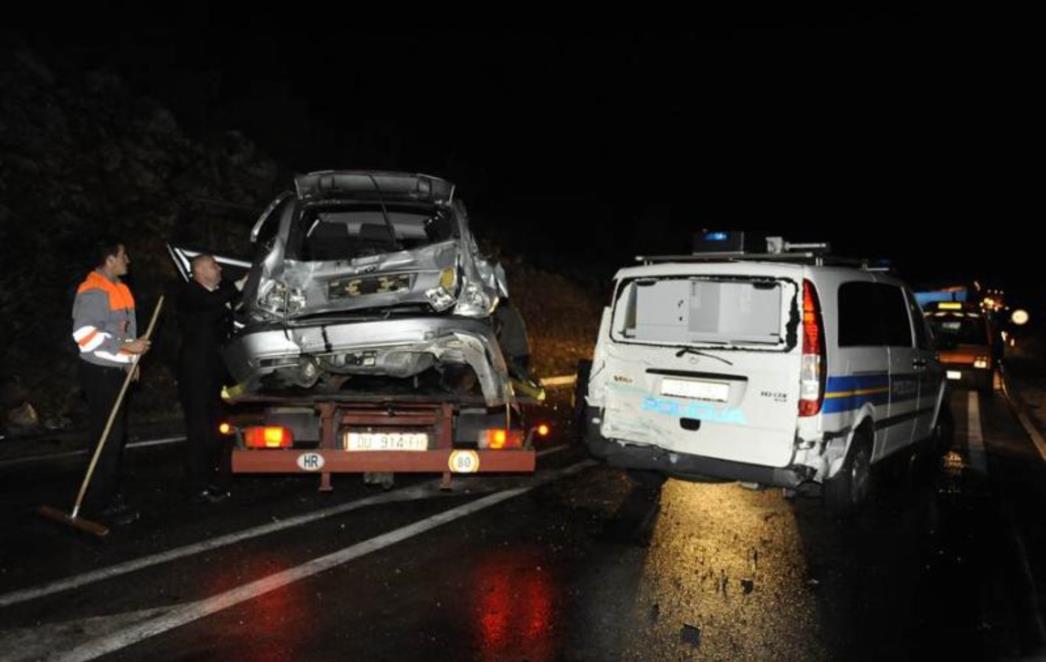Sudar osobnog i teretnog vozila kod skretanja za Baniće