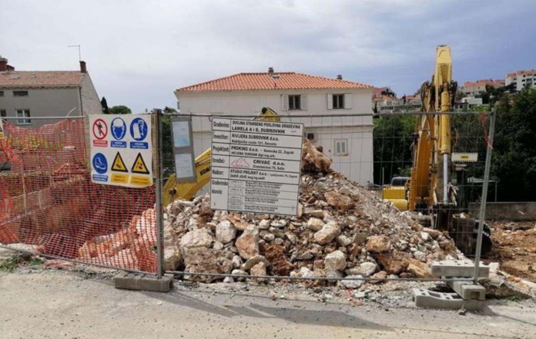 Protukandidat Petrovu za predsjednika MOST-a gradi zgradu poviše INA-ine pumpe