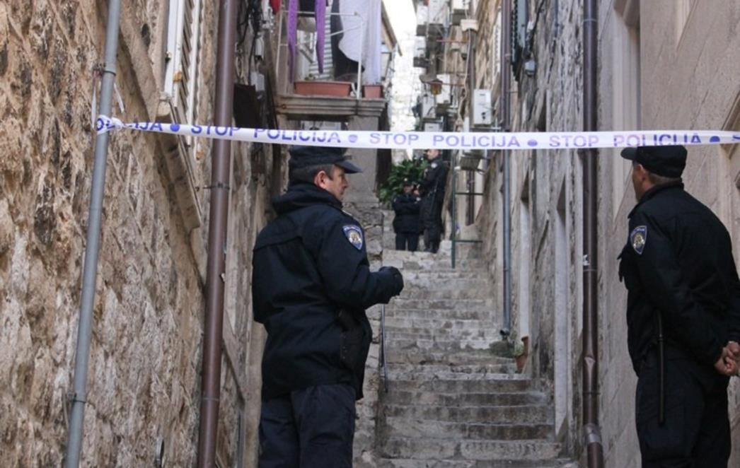 MLADI TURIST PAO S KROVA Dramatično u Petilovrijencima, policija na terenu