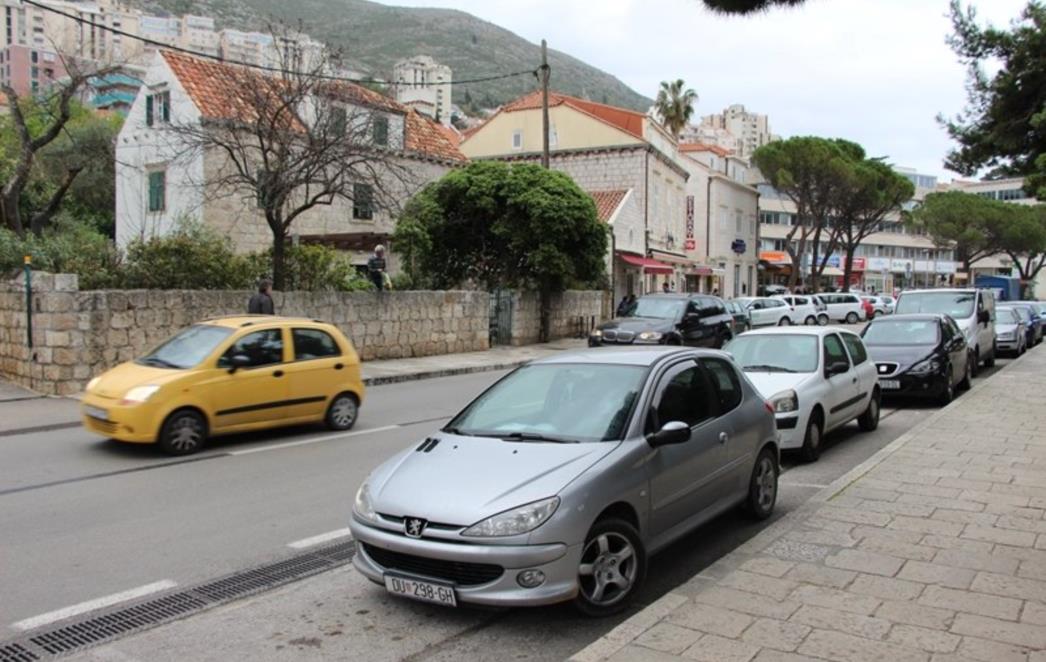 PRODAVAO  METADON  PO  GRUŠKOJ  OBALI  Policijski  službenici  zatekli  34-godišnjeg  muškarca  u  'akciji'