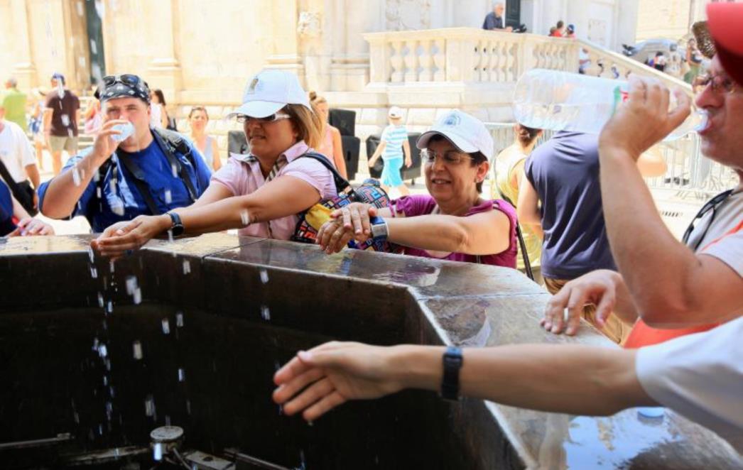 Pripremite se za dugotrajni toplinski val, niti noćne neće ispod 30°C!