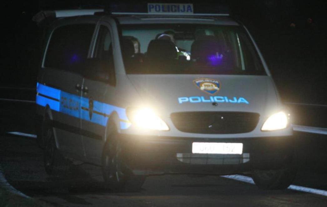 PROMETNA NESREĆA NA ULAZU U DUBROVNIK: Izgubio kontrolu nad Twingom, posljedica materijalna šteta    