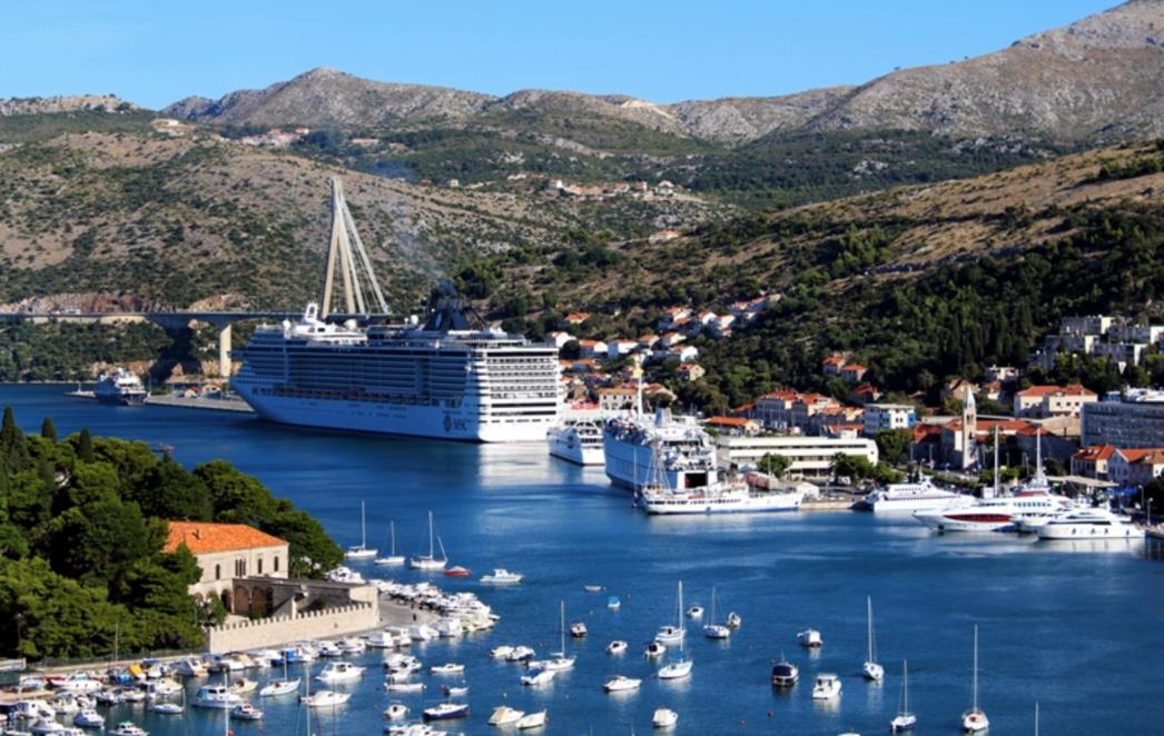 REKORDNA GODINA: U Dubrovniku više od milijun turista s kruzera