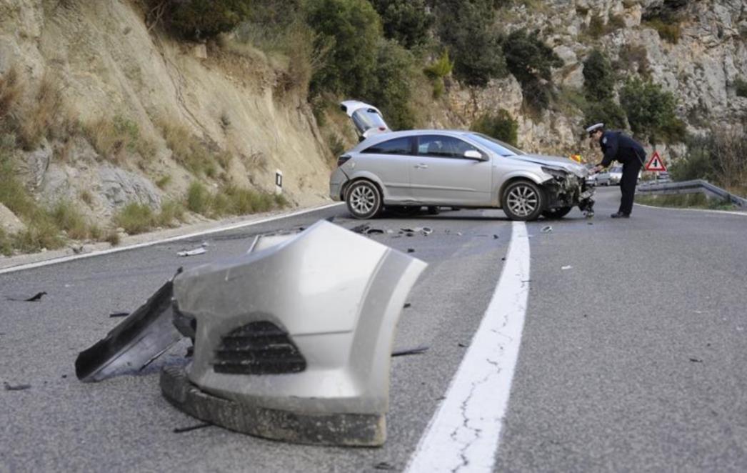 LANČANI SUDAR triju automobila kod Štikovice (FOTO)