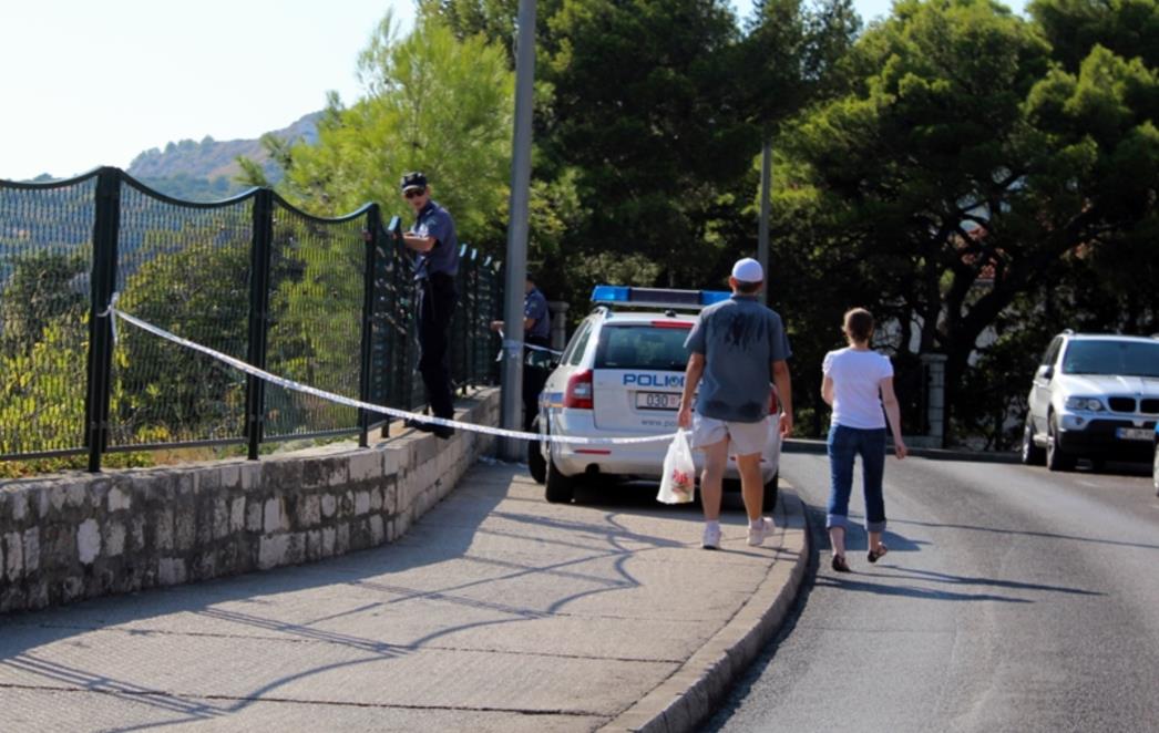 Mlađi muškarac pronađen mrtav na stijenama ispod Boninova
