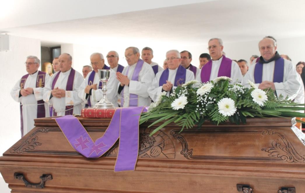 Sprovodni obredi "otočnog svećenika" don Jerka Pejića 