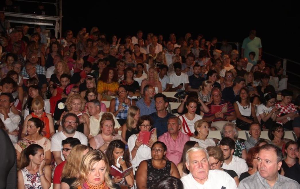 Baletna  čarolija pred prepunim gledalištem u parku Gradac (FOTO)