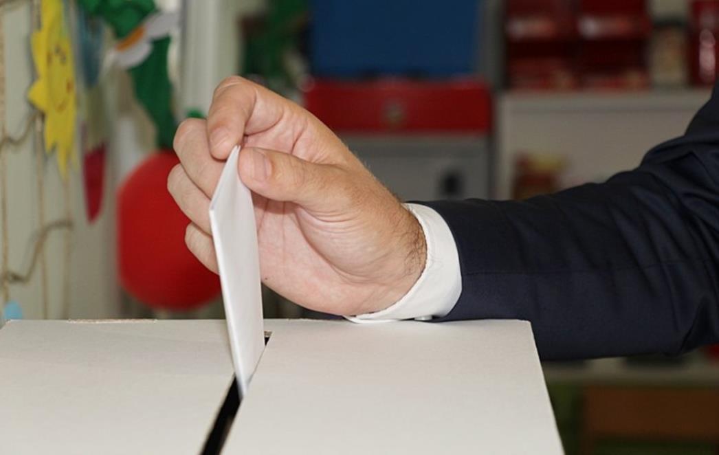 HRVATSKA ODLUČUJE TKO ĆE SLJEDEĆIH PET GODINA BITI NA ČELU DRŽAVE Birališta otvorena diljem zemlje, ali i šire
