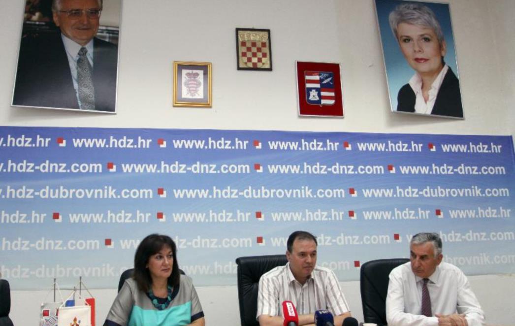 HDZ: Josipović krši Ustav, Igre pretvorene u  dernek