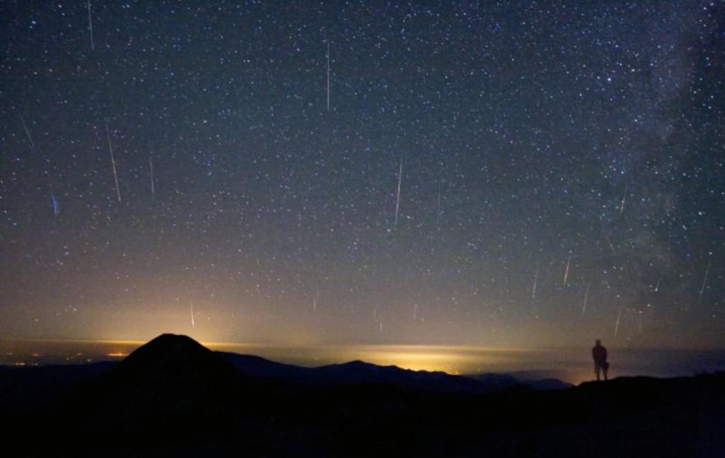 SVEMIRSKI SPEKTAKL: Večeras gusta kiša meteora, NASA zabrinuta za satelite